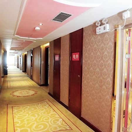 维也纳酒店深圳龙华清湖路店 外观 照片