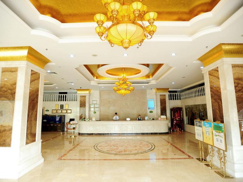 维也纳酒店深圳龙华清湖路店 外观 照片